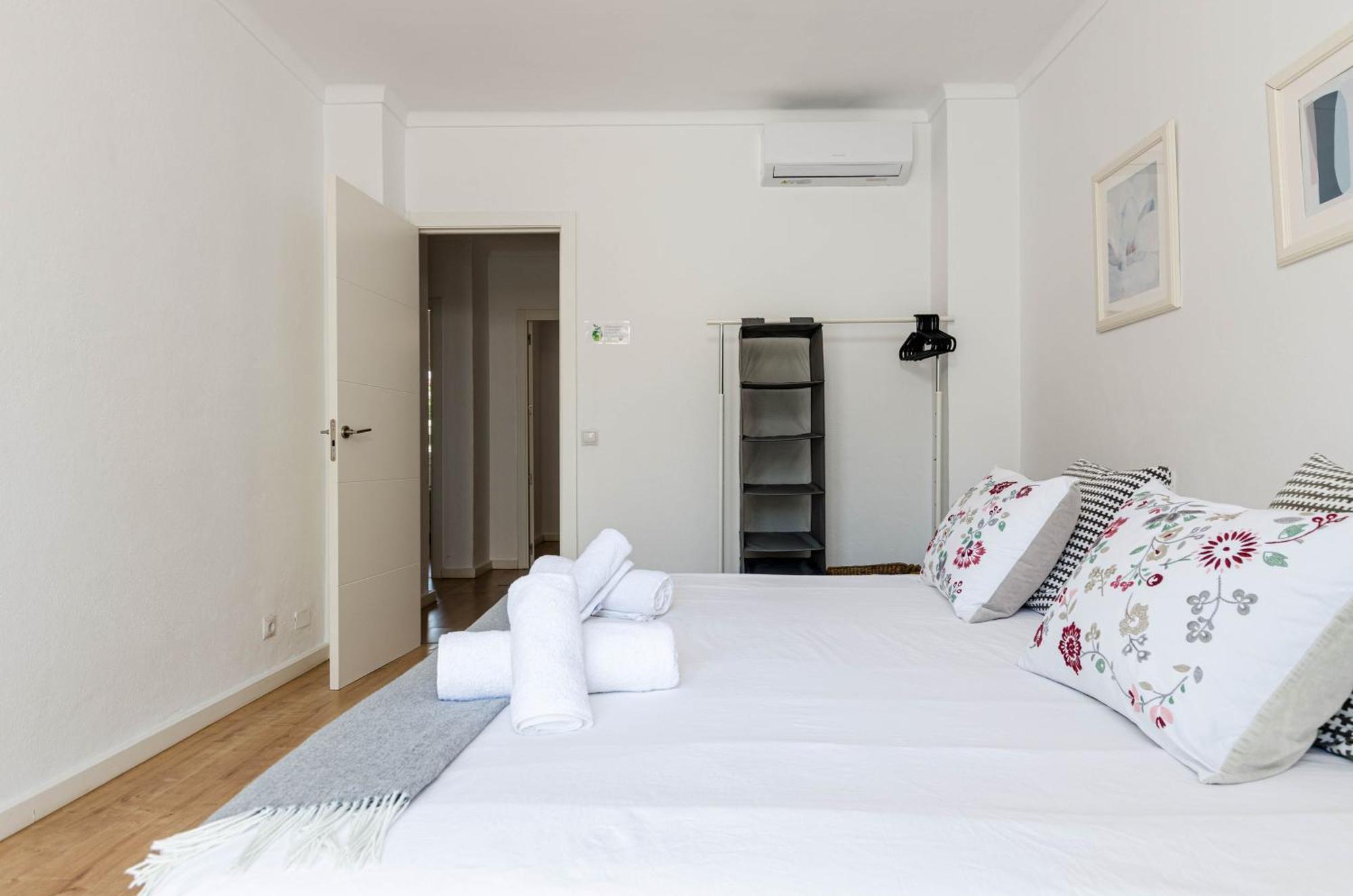 Port Apartments ポルト・ダルクディア エクステリア 写真