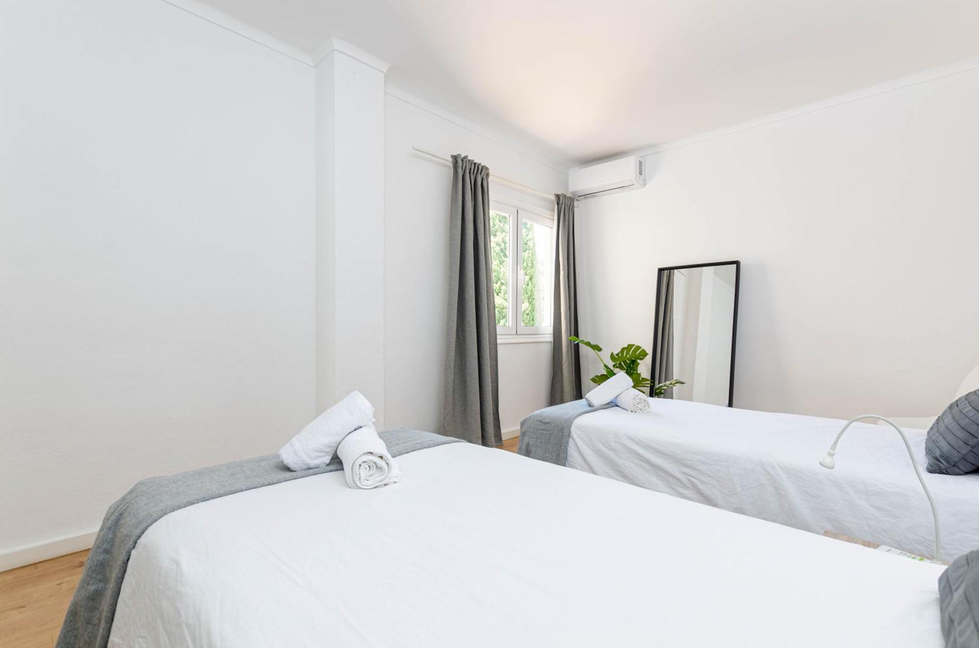Port Apartments ポルト・ダルクディア エクステリア 写真